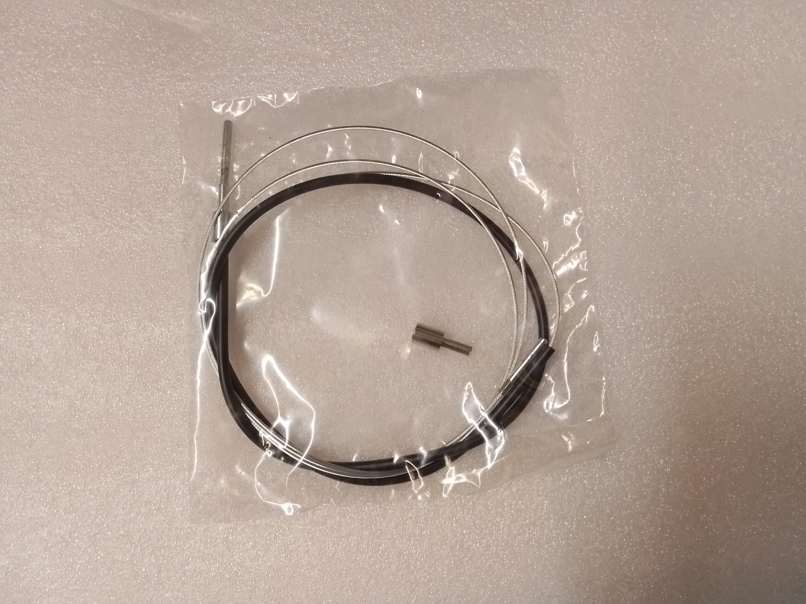 Gasseilzug mit geschlitzer Hülse